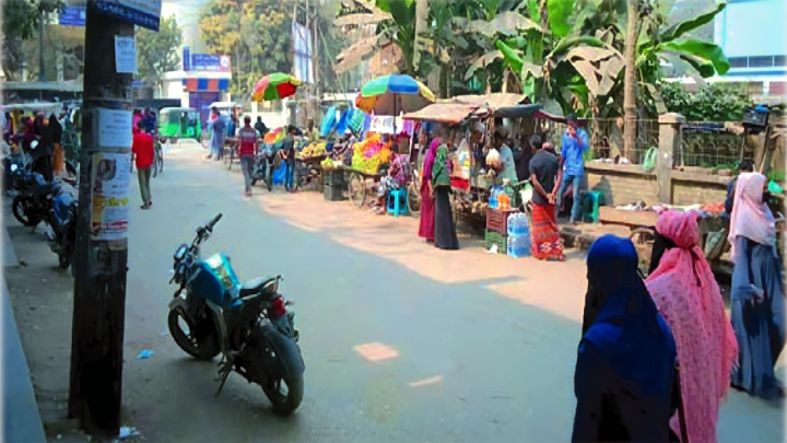 হবিগঞ্জ সদর হাসপাতালের সামন প্রধান সড়কে অবৈধ ফলের দোকান